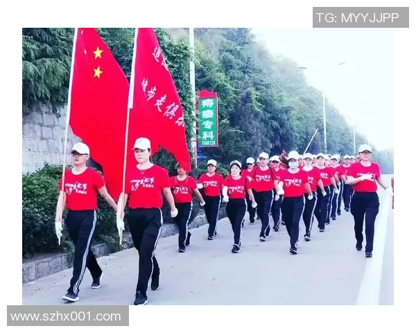 探索自然之美与友谊的旅程加入我们的户外徒步俱乐部一起前行
